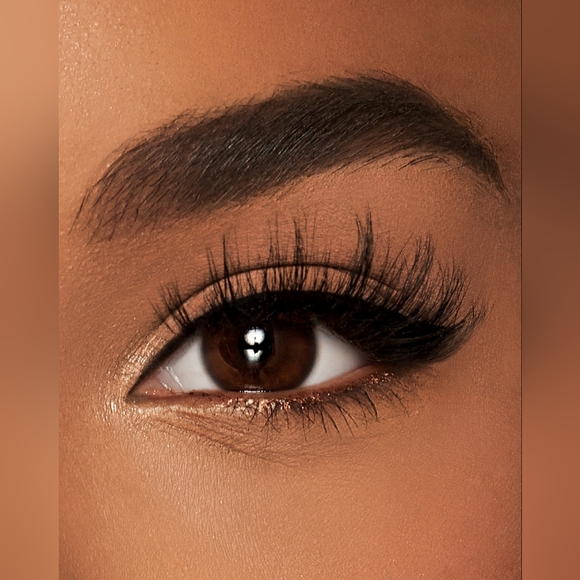 Lilly Lashes NIB Irreplaceable Magnetic Lashes w/ Liner - Picture 2 of 5